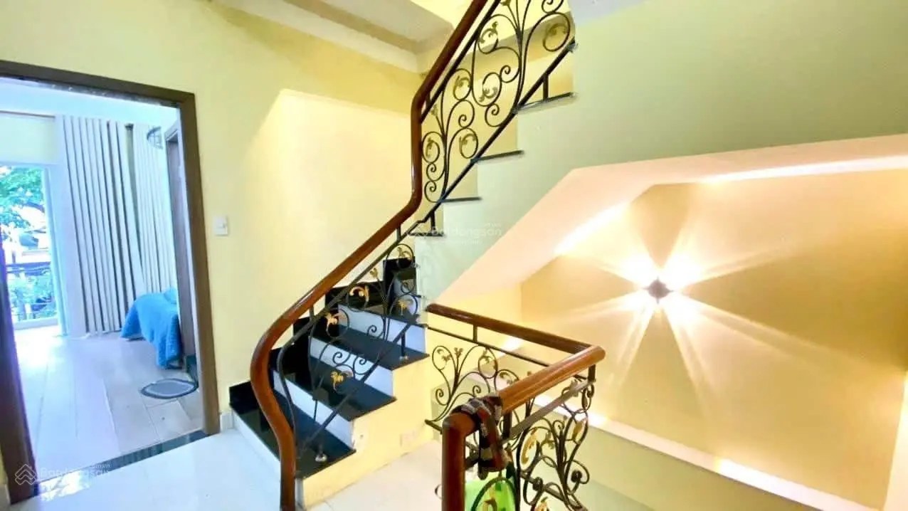 Nhà 3 tầng MT Thạch Lam - DT 95m2 - cách biển 100m