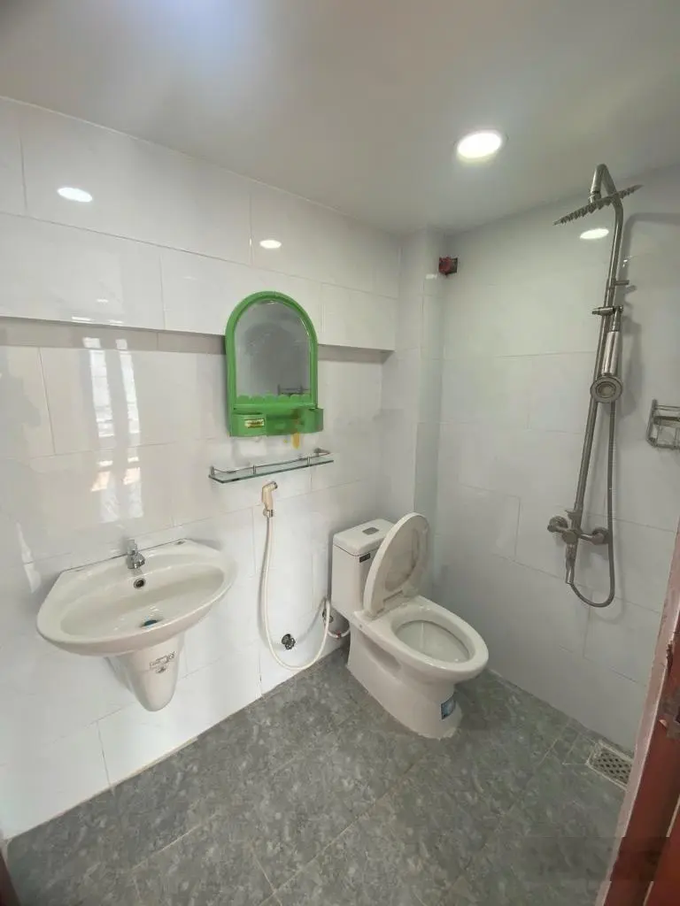 Bán nhà đẹp đường số 13 linh chiểu thủ đức 3 tầng 2 phòng ngủ 3wc chỉ có 2.25tỷ