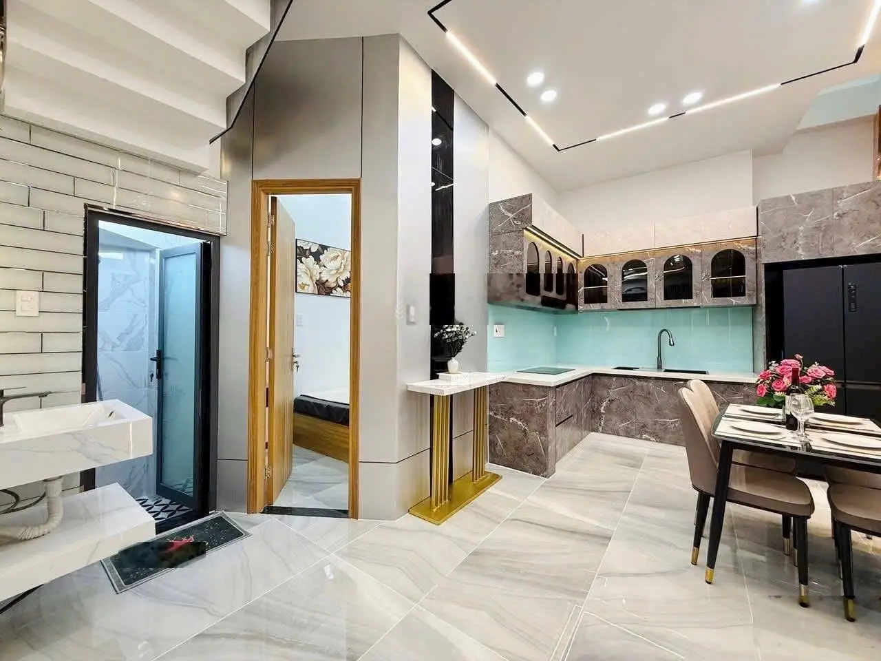 Cần tiền xoay vốn KD bán gấp nhà Trần Huy Liệu,p11, Phú Nhuận. Chỉ 2,68tỷ. 68m2. Hẻm 6m.X765069021