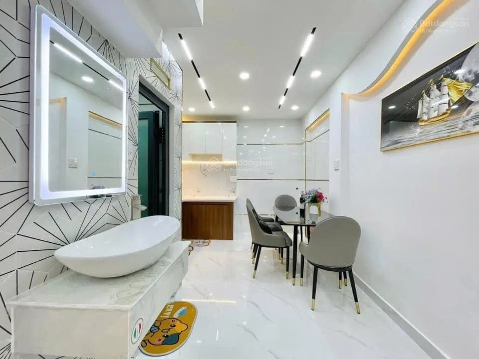 Chủ ngộp bán nhà HXH 5m - Bàn Cờ - Phường 3 - Quận 3 . DT : 48m2/2tỷ760tr - Sổ Riêng - 1trệt 2lầu