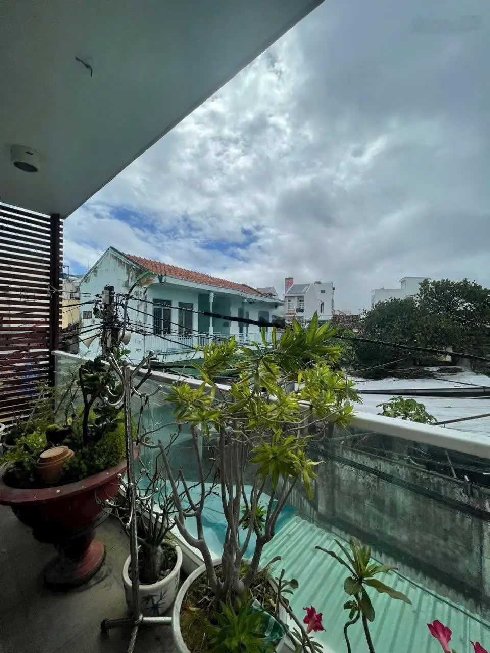 Bán nhà 3 tầng sân ô tô mặt tiền KD Hà Thanh gần chợ Đầm Tp Nha Trang - Ngang 8m, sổ hoàn công