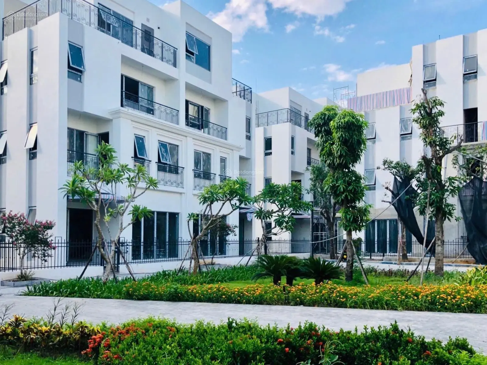 Mua bán trực tiếp quỹ ngoại giao The Manor từ chủ đầu tư hỗ trợ 65% HTLS 0% trong 36tháng
