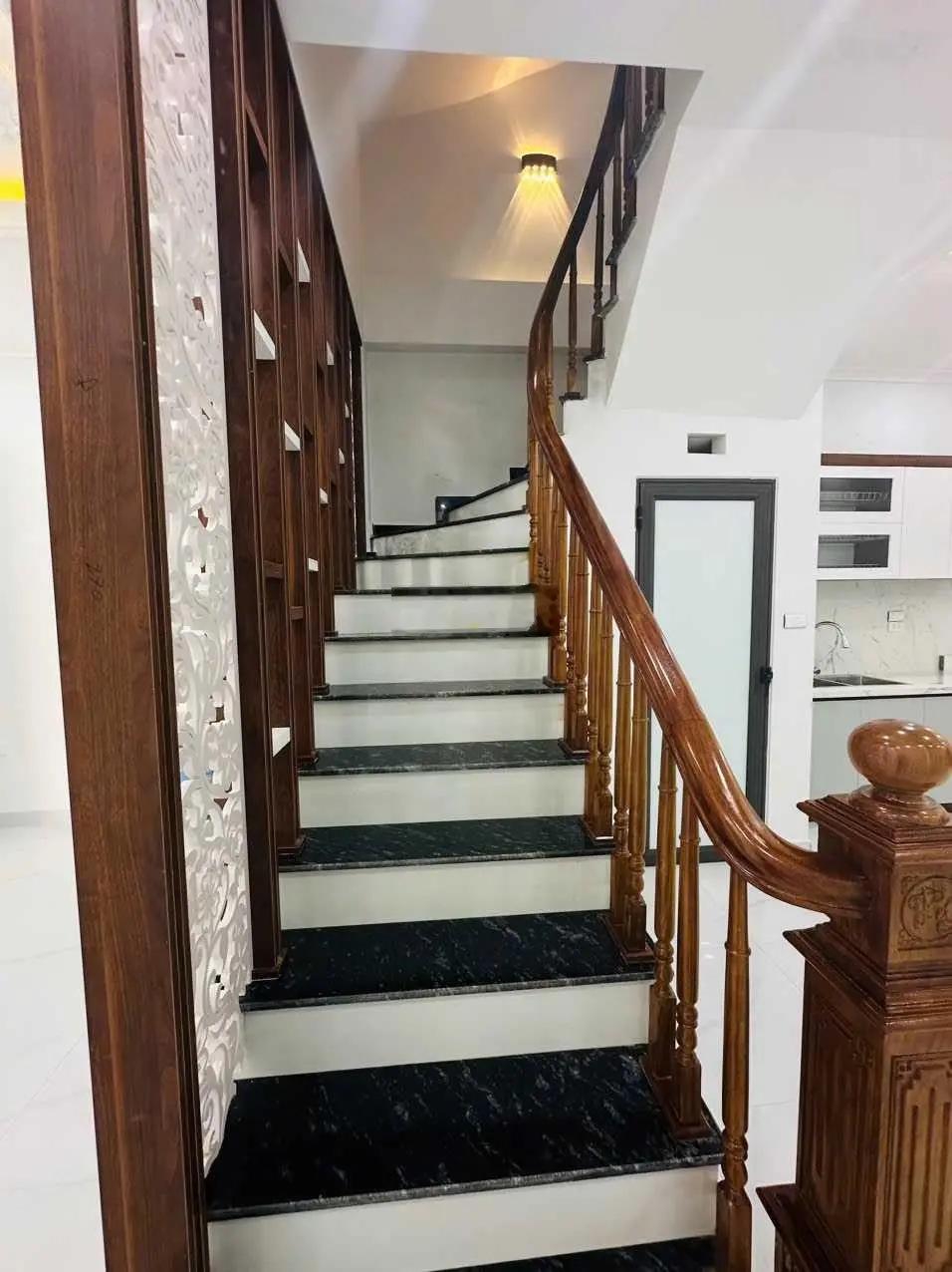 Bán nhà Quỳnh Đô, Vĩnh Quỳnh, Thanh Trì, vị trí trung tâm ngay chợ quỳnh đô, DT 40m, MT 4.8m 4 tầng