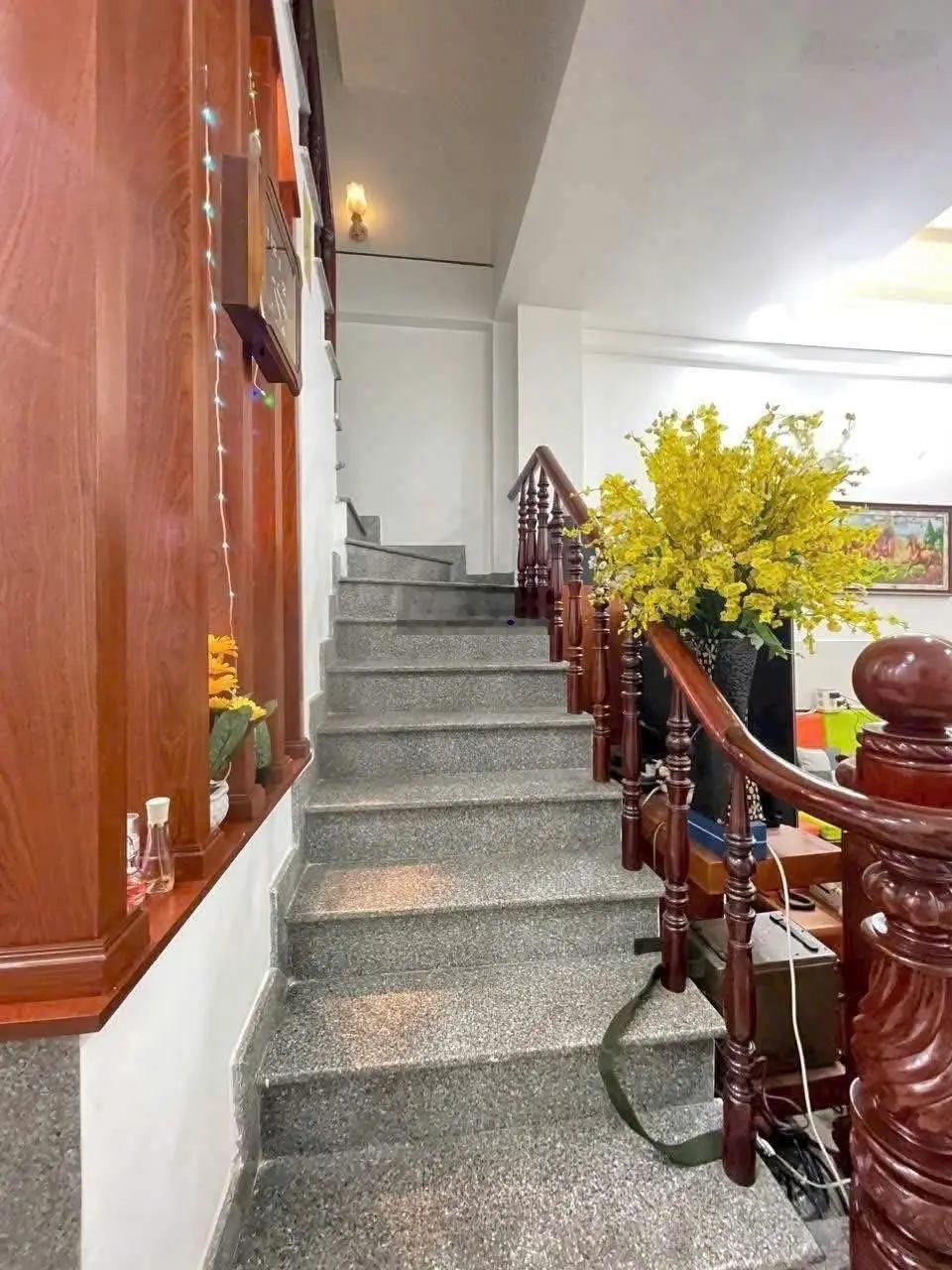 Chính chủ bán gấp nhà 2 lầu giá 1tỷ370triệu - ngay vòng xoay an lạc. đang cho thuê 15tr/tháng