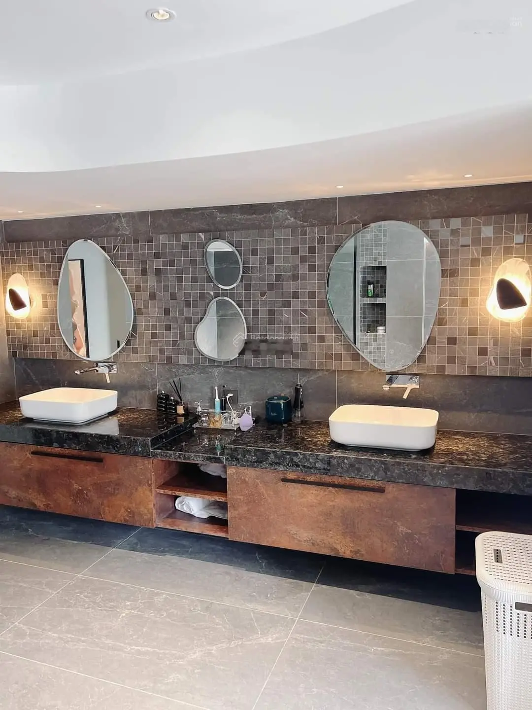 Bán căn penhouse & duplex 248m2, 4 phòng ngủ 5WC Park View City. Full nội thất đẹp, nhà đã có sổ