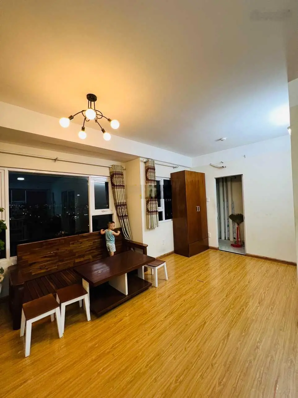 Cần bán căn hộ 1PN Flora Anh Đào, Đỗ Xuân Hợp Quận 9. Giá 1,9 tỷ view hồ bơi nội khu xanh mát