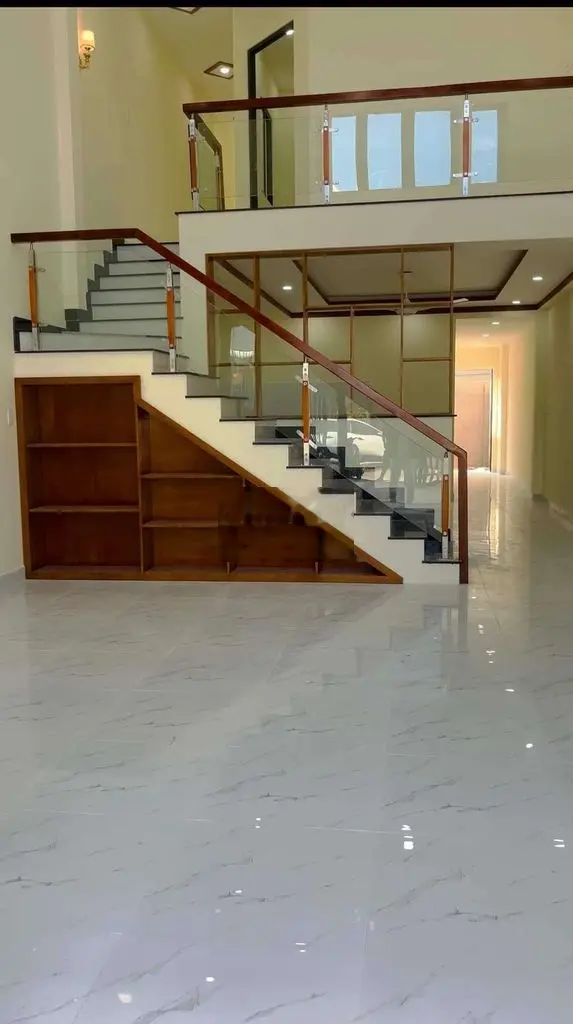 Cần tiền bán nhà đẹp Mỹ Phước giá ngộp