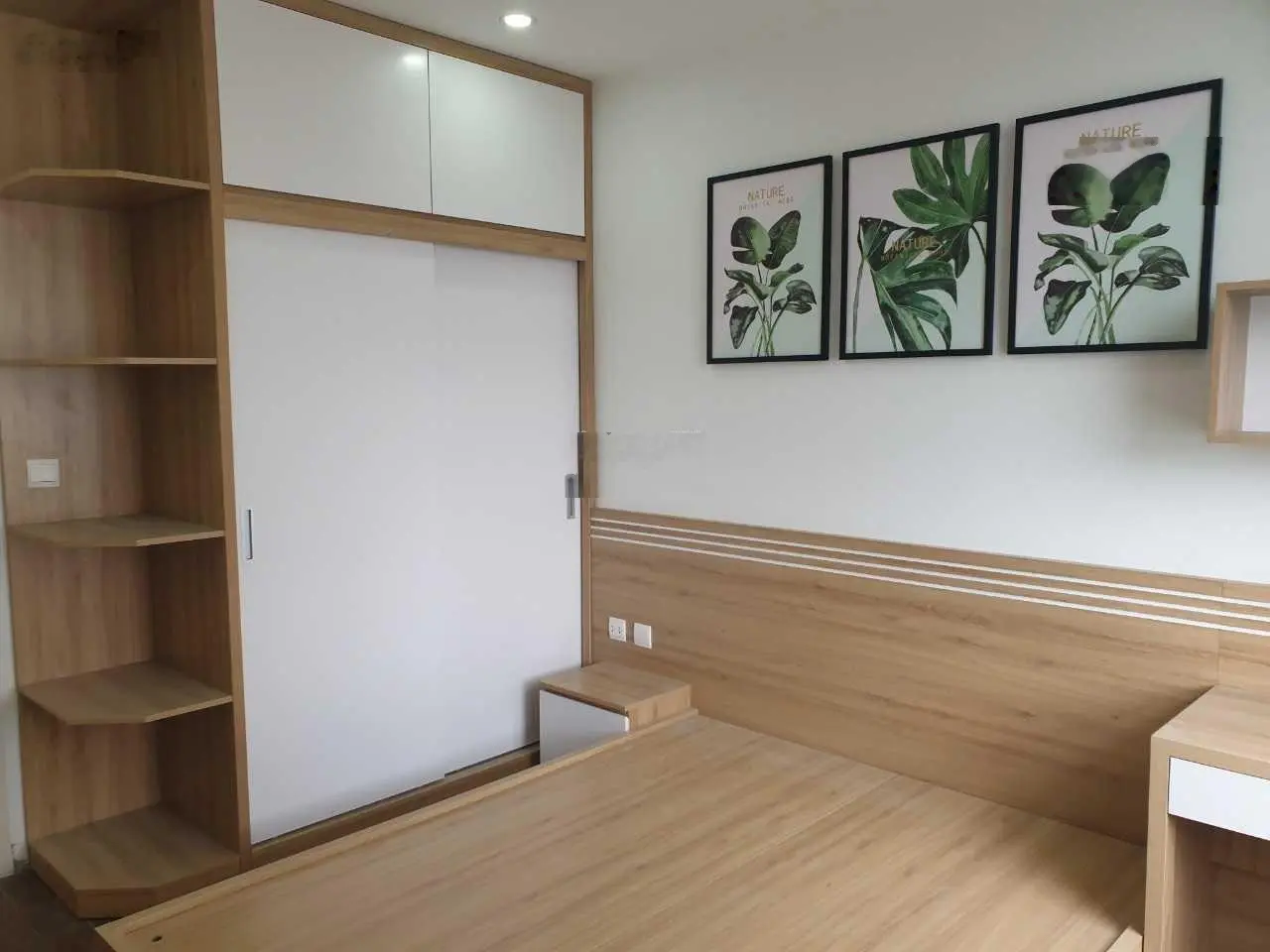 (View hồ). Bán 2PN 2WC 83m2 ban công ĐN Vinhomes D'Capitale Trần Duy Hưng - full đồ tòa C6 Vincom