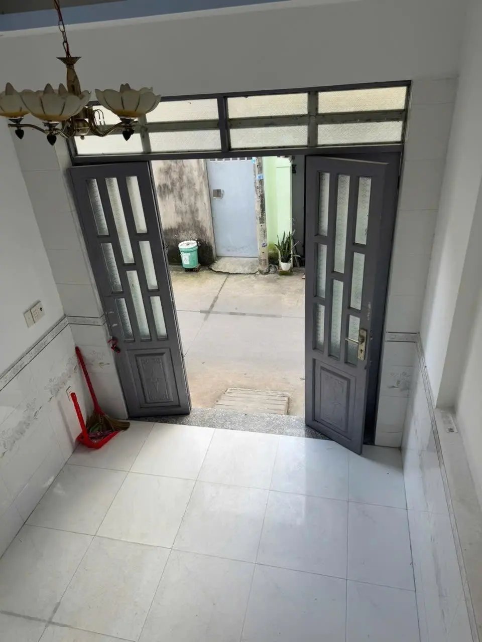 Nhà sổ hồng riêng Quận 12 giá chỉ hơn 2tỷ chút xíu