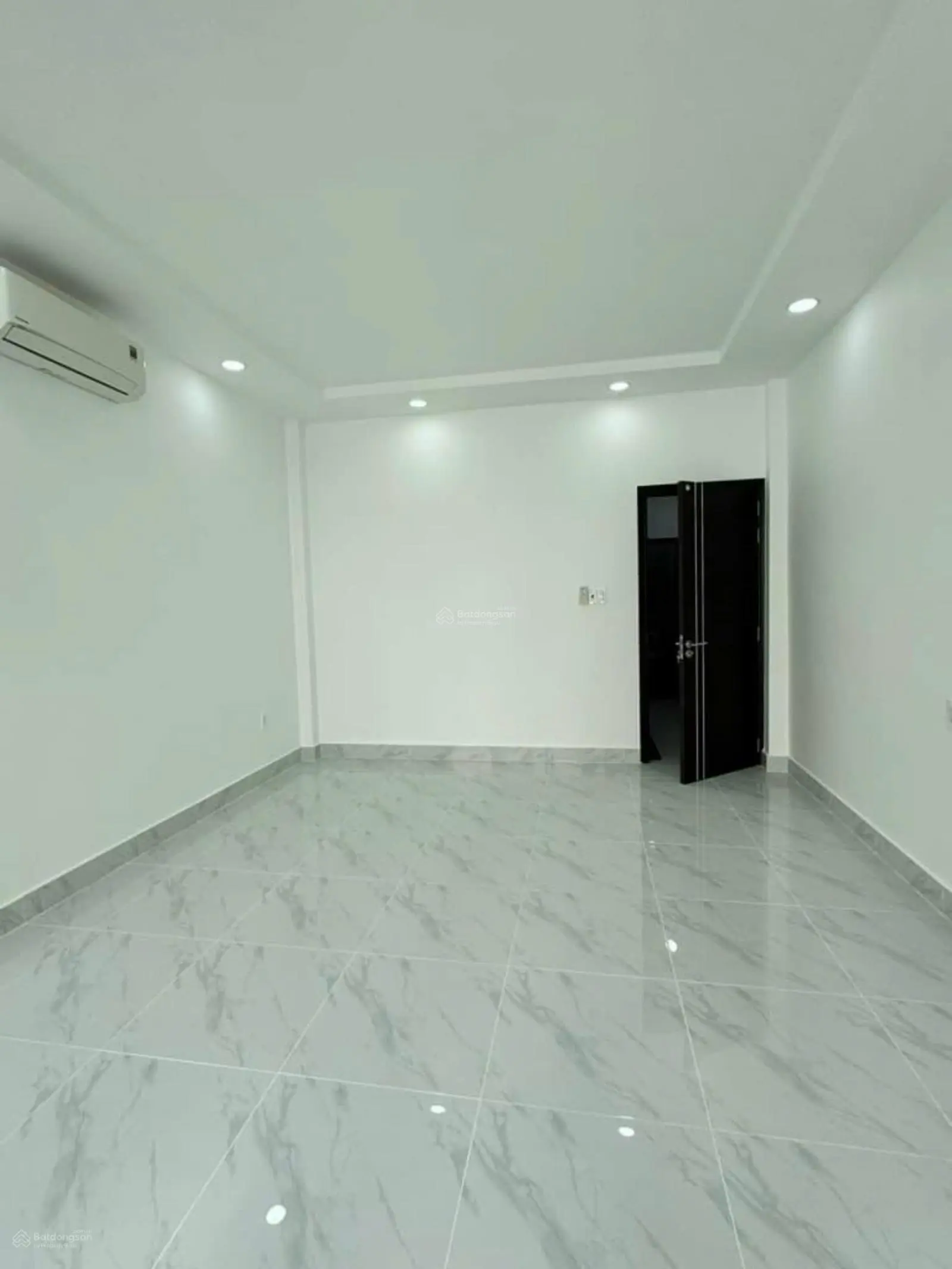 Tài chính 2.6 tỷ Mua ngay nhà Huỳnh Văn Bánh, Q. Phú Nhuận, 52m2, có HĐ thuê, SHR