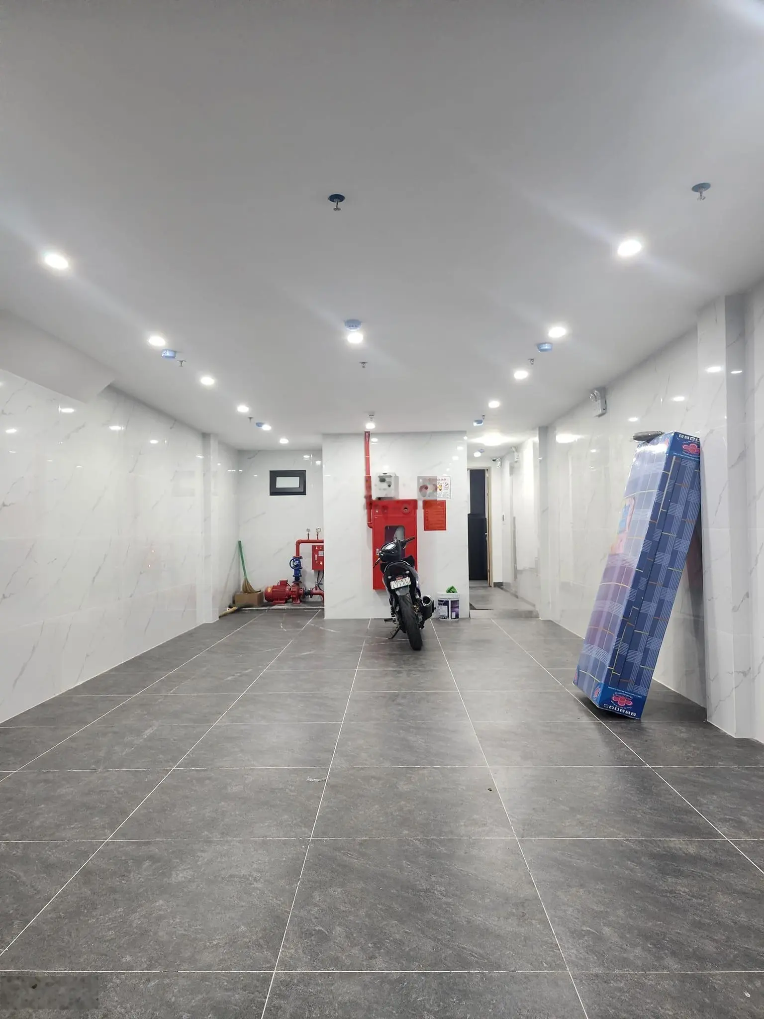 bán nhà CCMN 92m2x 8 tầng thang máy 26.3 tỷ, Thanh Xuân, ngõ thông có gara ô tô.