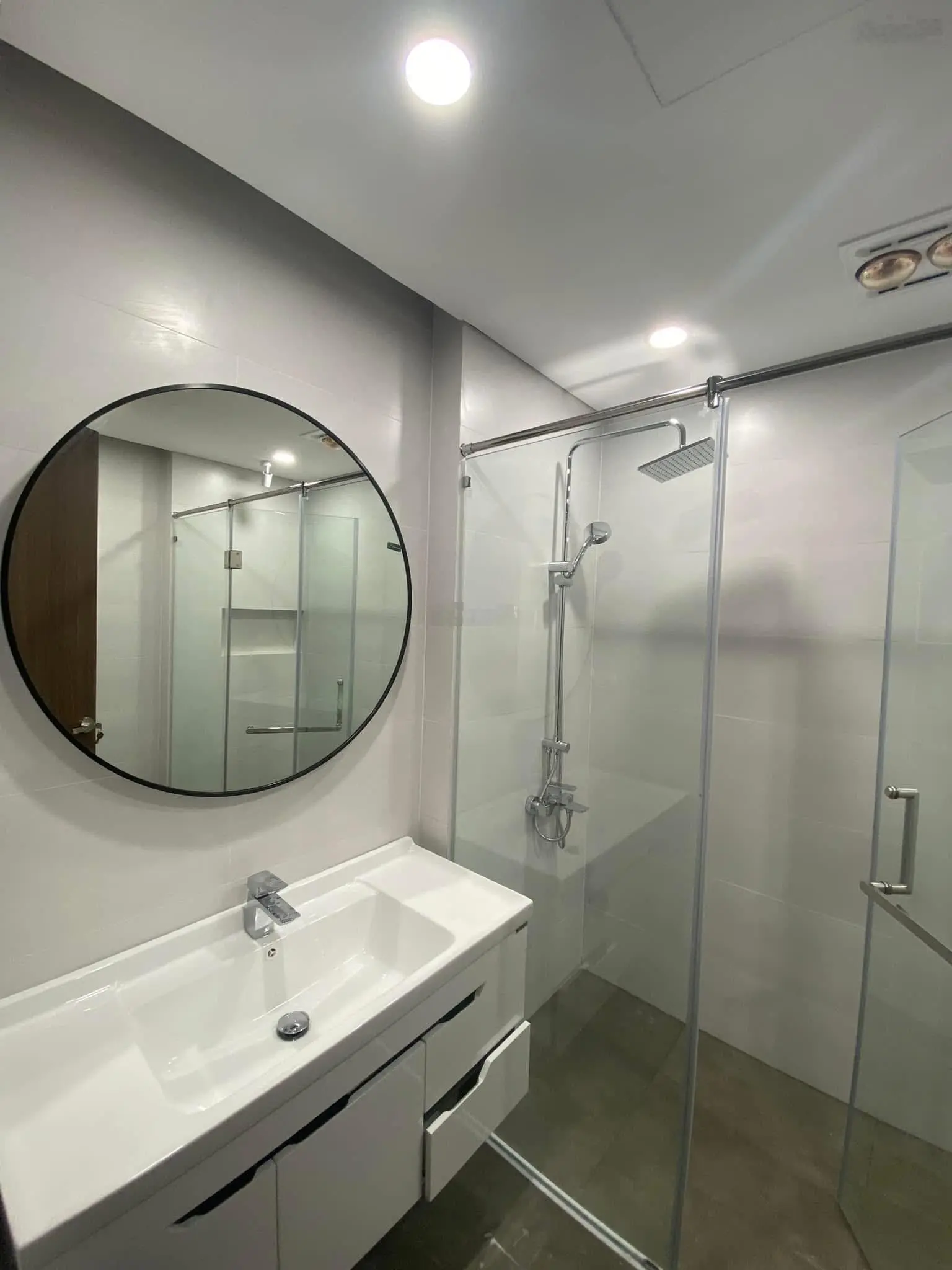 Bán toà nhà văn phòng phố trần duy hưng 95m*7t, mt 7m, thang máy, gara, view vườn hoa chỉ 47 tỷ