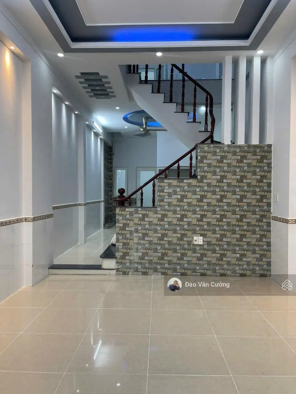 Nhà chính chủ bán gấp 3,45 tỷ ngay trung tâm hành chính Dĩ An DT 72m2 1 trệt 1 lầu 3p ngủ. Sổ riêng