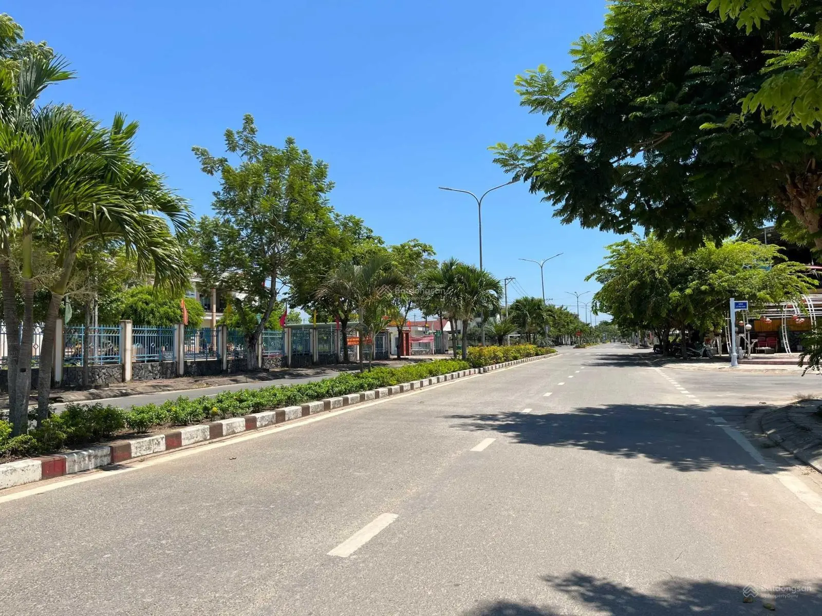Cần bán lô đất mặt tiền trung tâm hành chính huyện Mộ Đức, khu vực dân cư văn minh, đông đúc