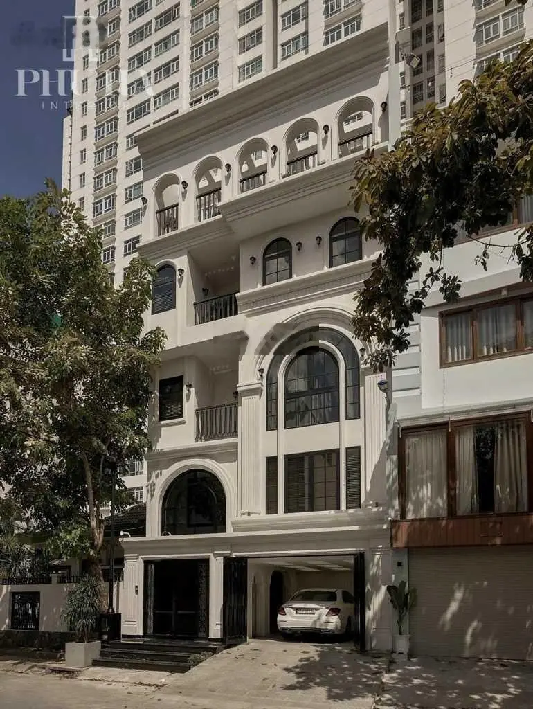 BIỆT THỰ ĐẲNG CẤP KHU VIP DÂN TRÍ - NGAY LÊ VĂN LƯƠNG - NGANG 7.5M- CÓ GARA ĐỂ Ô TÔ - THANG MÁY