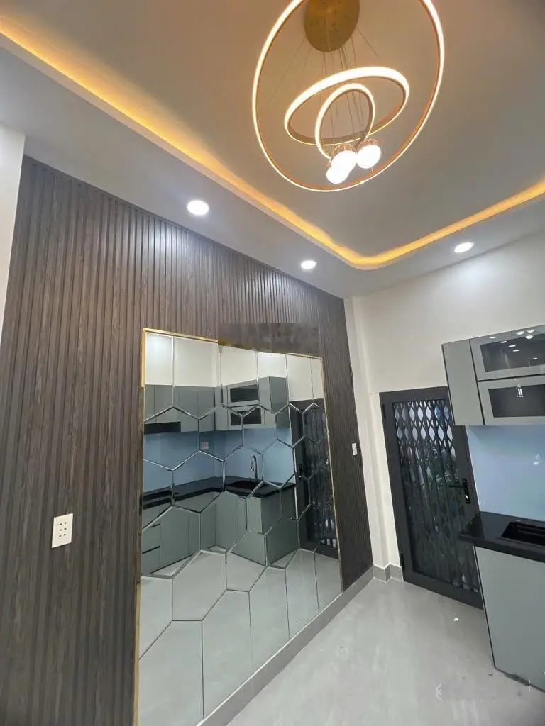 Bán gấp nhà Đẹp MT Chánh Hưng, P.Hưng Phú Q8. DT40m2. Giá chỉ 5,2tỷ.