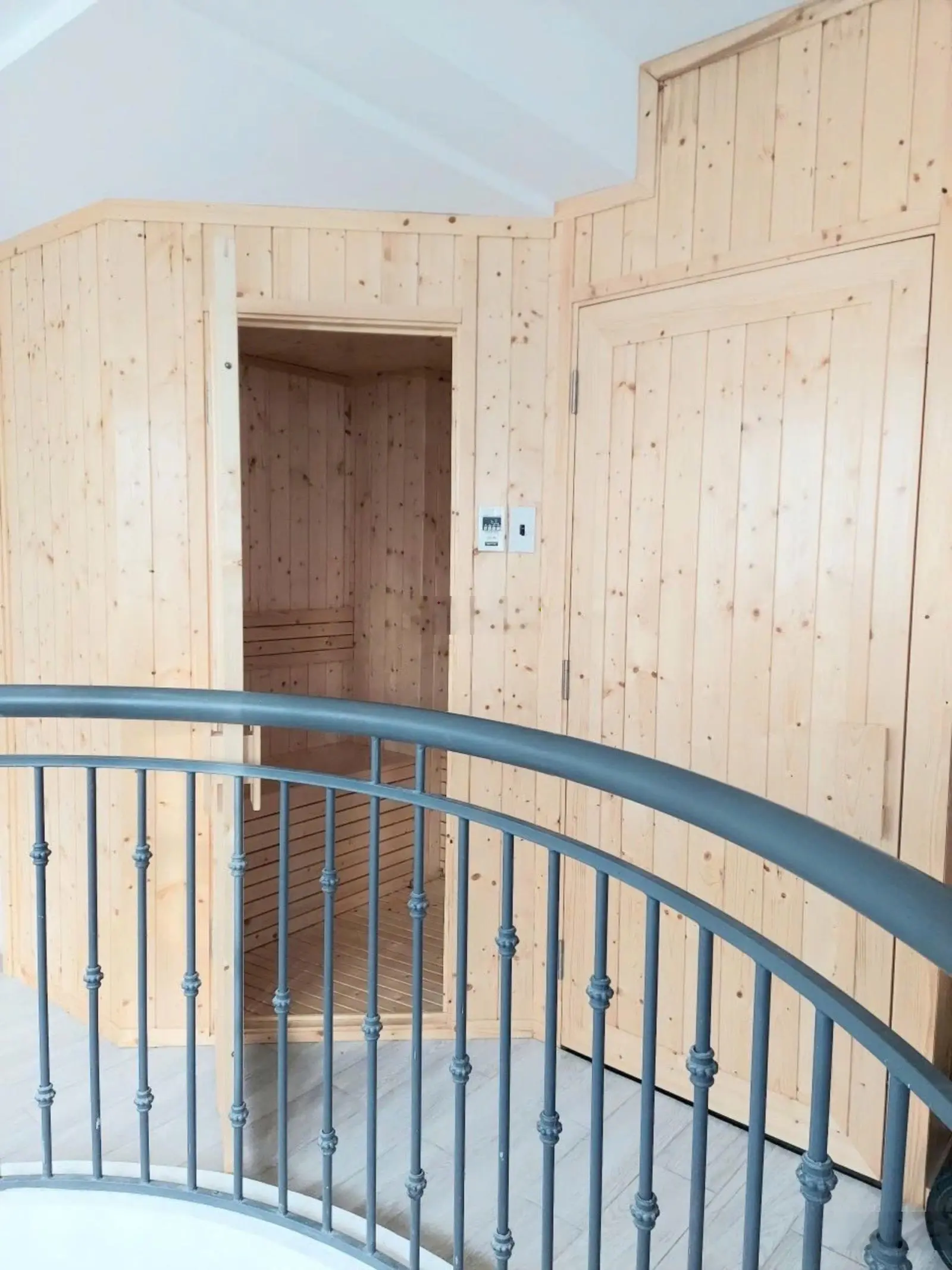 Bán gấp nhà căn góc nở hậu đẹp 4 tầng hơn 106m2, Huỳnh Tấn Phát, chỉ nhỉnh 8 tỷ