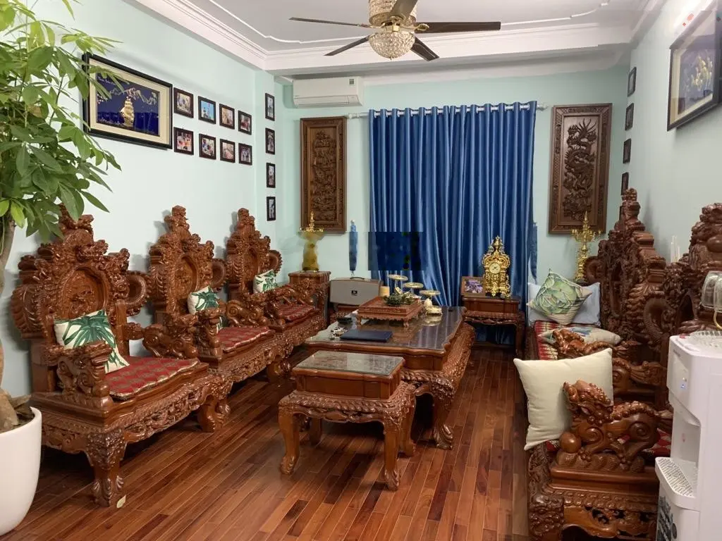 Bán nhà cầu giấy, 7 tầng thang máy ngõ thông ô tô đỗ cửa kinh doanh, 37,3 m2, giá 11,2 tỷ.