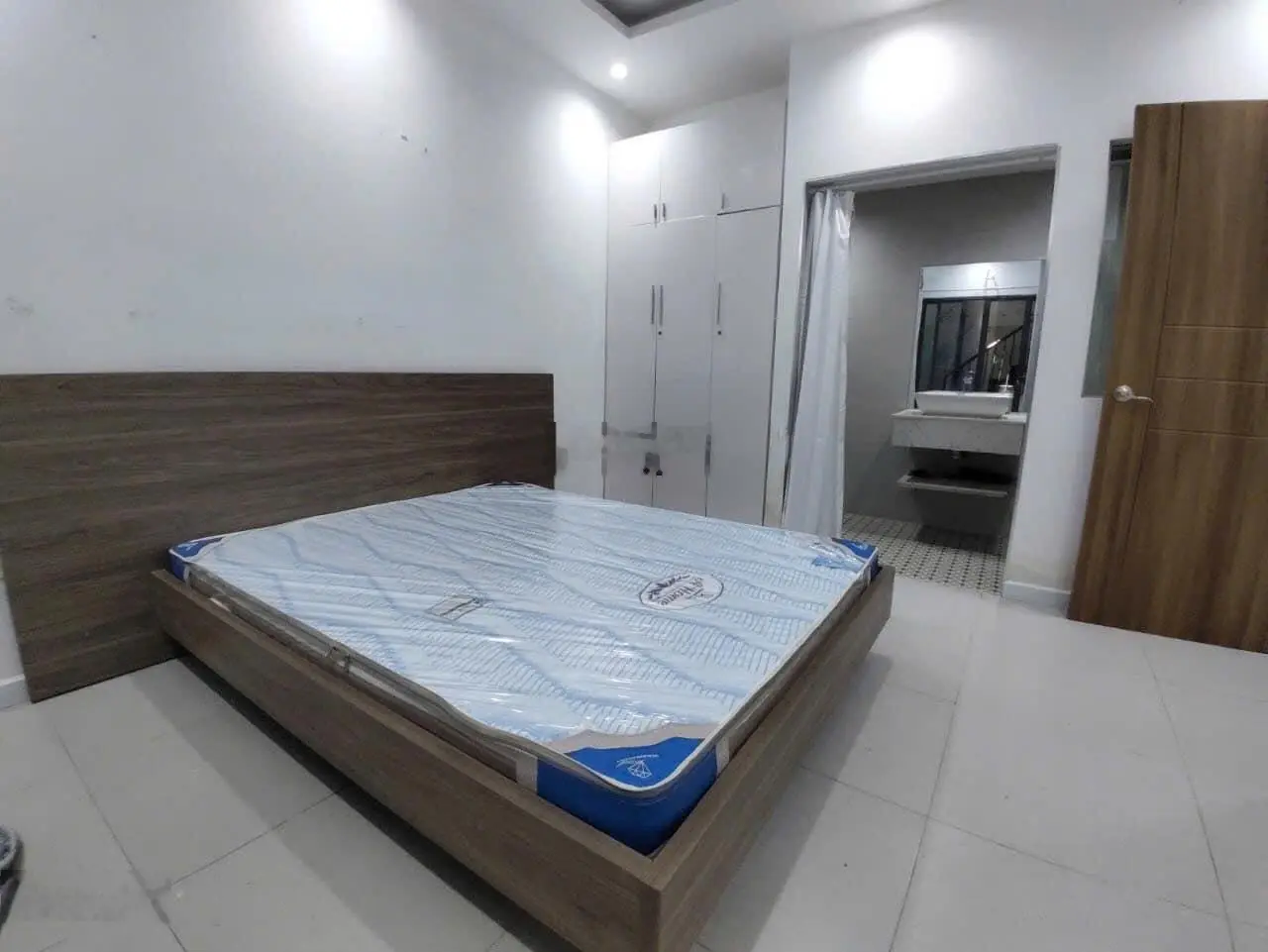 Bán toà căn hộ 5 tầng Hồ Trung Lượng đường 7,5m đảo 2 Hoà Xuân Đà Nẵng giá rẻ