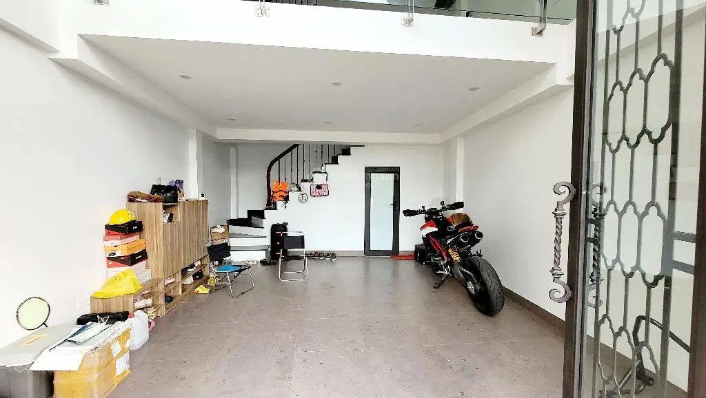 Bán nhà dân xây Ngọc Lâm, Long Biên - view hồ tuyệt đẹp, đường ô tô tránh - DT 35 m2 - giá 12,5 tỷ