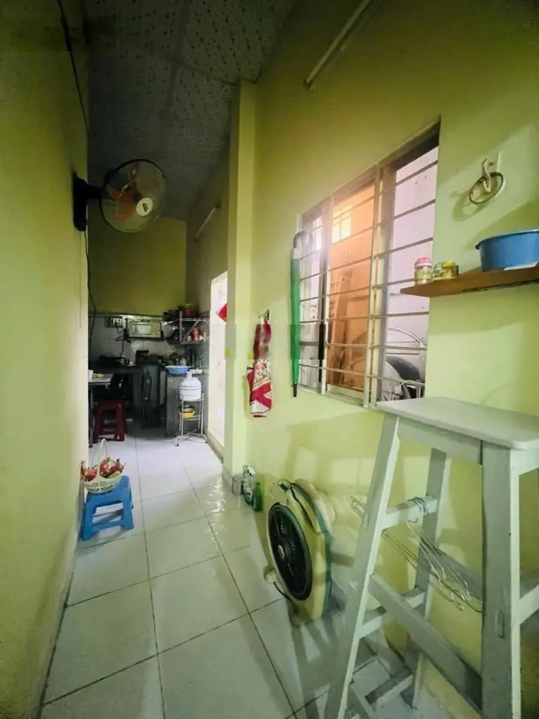 Bán nhà Tôn Thất Thuyết Quận 4 - sát mặt tiền - 70m2 - chỉ 7 tỷ - nhà cấp 4 thuận tiện xây mới