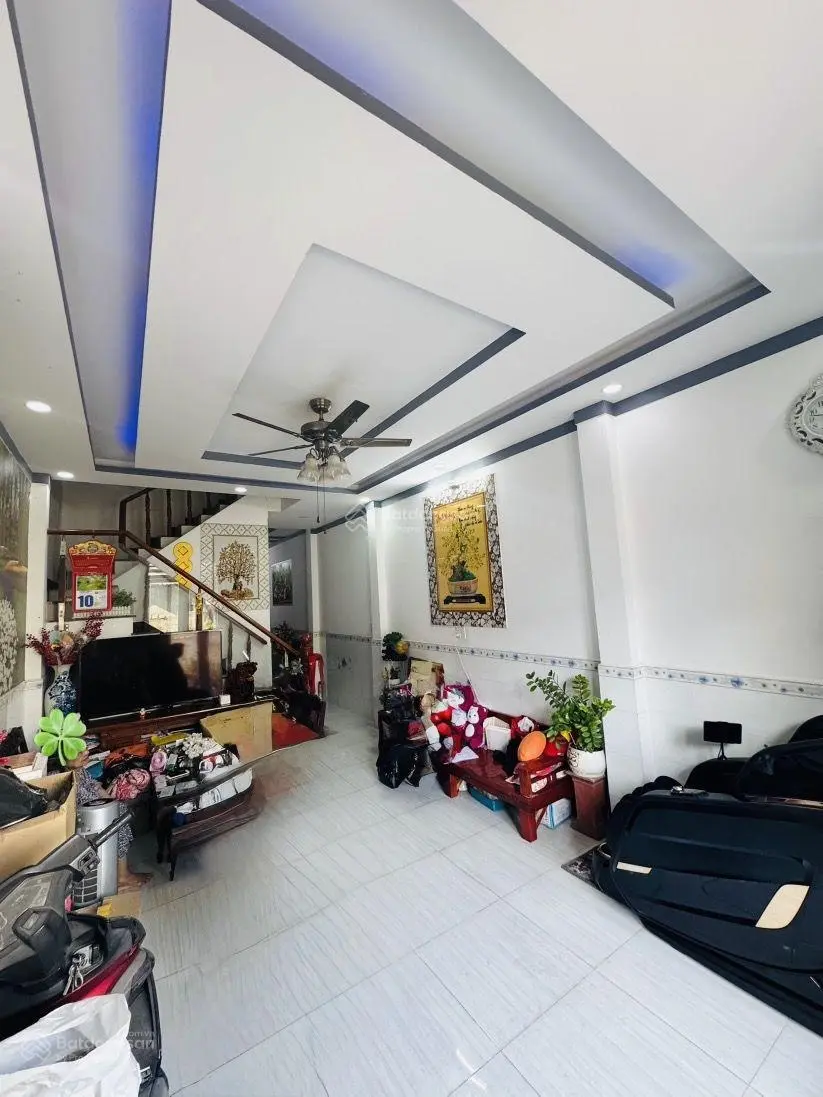 Bán nhà 4 tầng, đường 6 mét, diện tích : ngan 4 mét, dài 13,5 mét. Giá 6 tỷ 500 thương lượng.