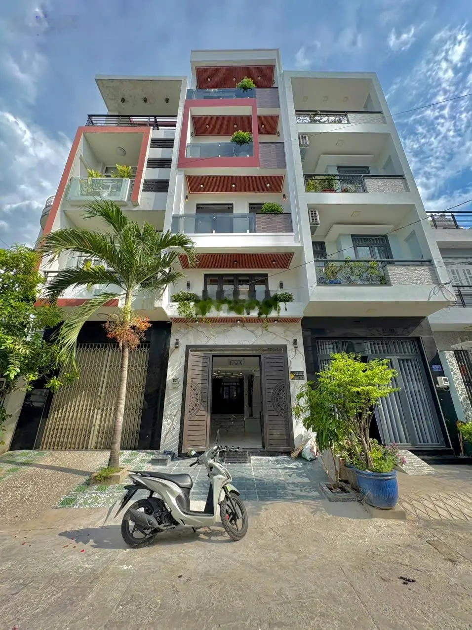 Siêu phẩm NHÀ HẺM 413 LÊ VĂN QUỚI, BÌNH TÂN HẺM 12M THÔNG 4 x 16.5m Trệt + lửng ngược + 3 lầu