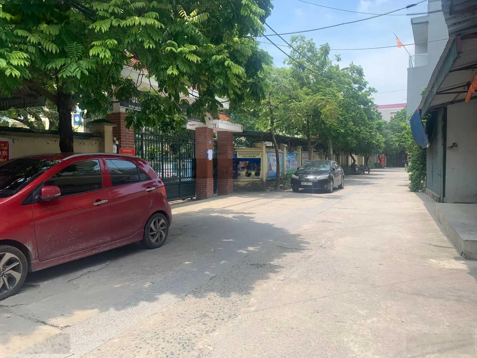 Gần 3 tỷ có ngay 70m2 tiền=hậu=4m tại thị trấn Quốc Oai, xe 4 chỗ vào tận đất, gần trường cấp 1,2