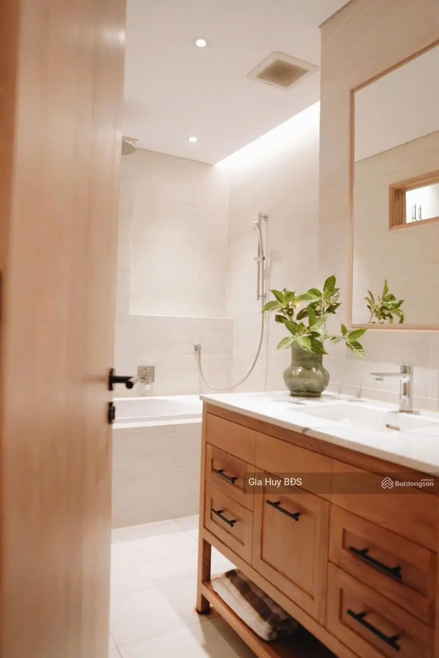 Chính chủ gửi bán căn hộ 3 ngủ, Full đồ nội thất đẹp chung cư Times City giá 13 tỷ VND tại Hà Nội