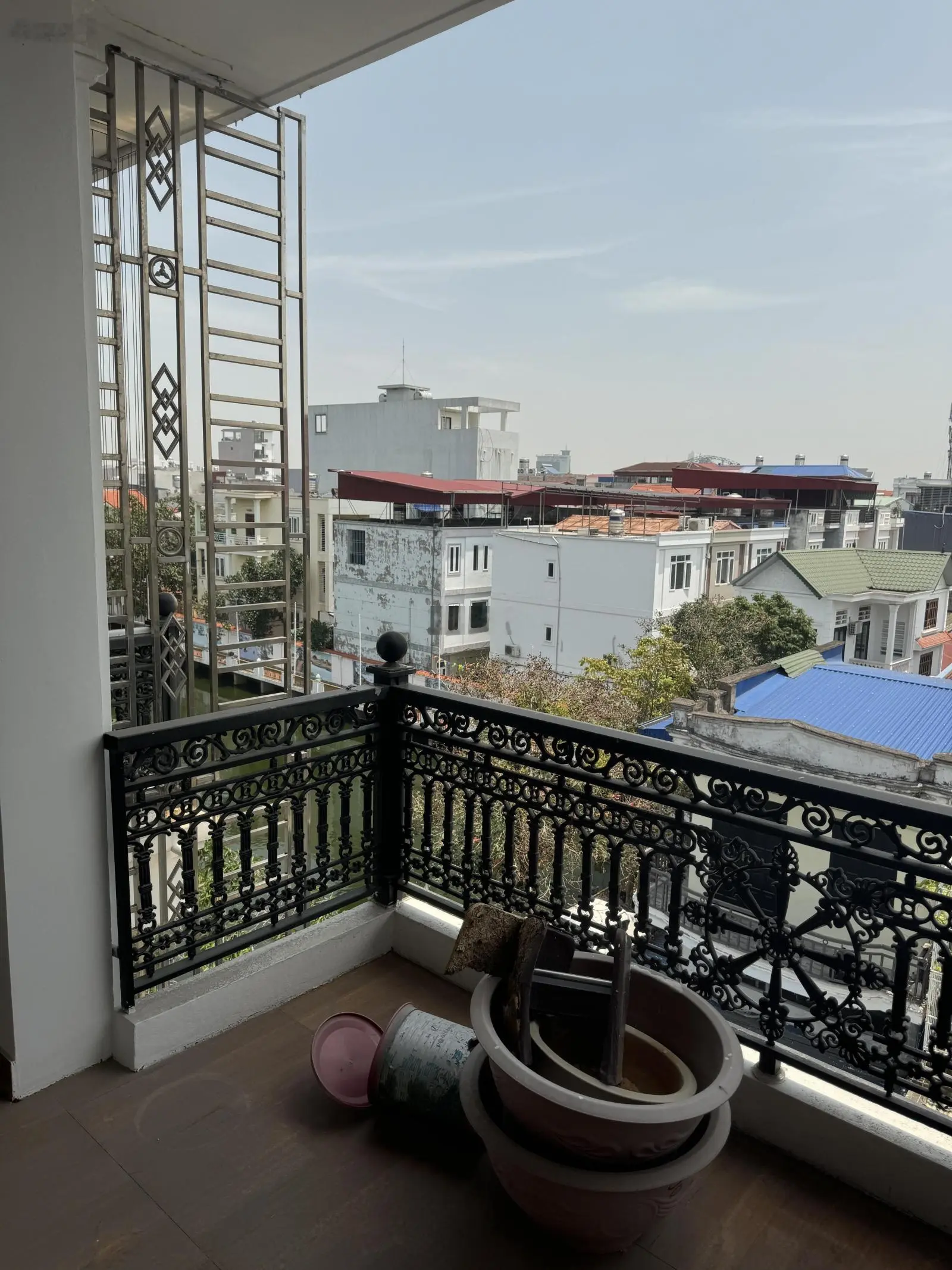 Chính chủ cần bán nhà 4 tầng Lực Hành, Hải An ô tô vào nhà DT: 65,6 m2 (ngang 4m) nở hậu