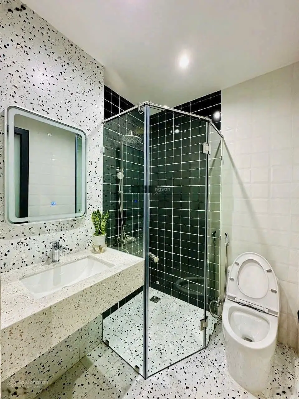Bán nhà phố đường thạnh lộc 16