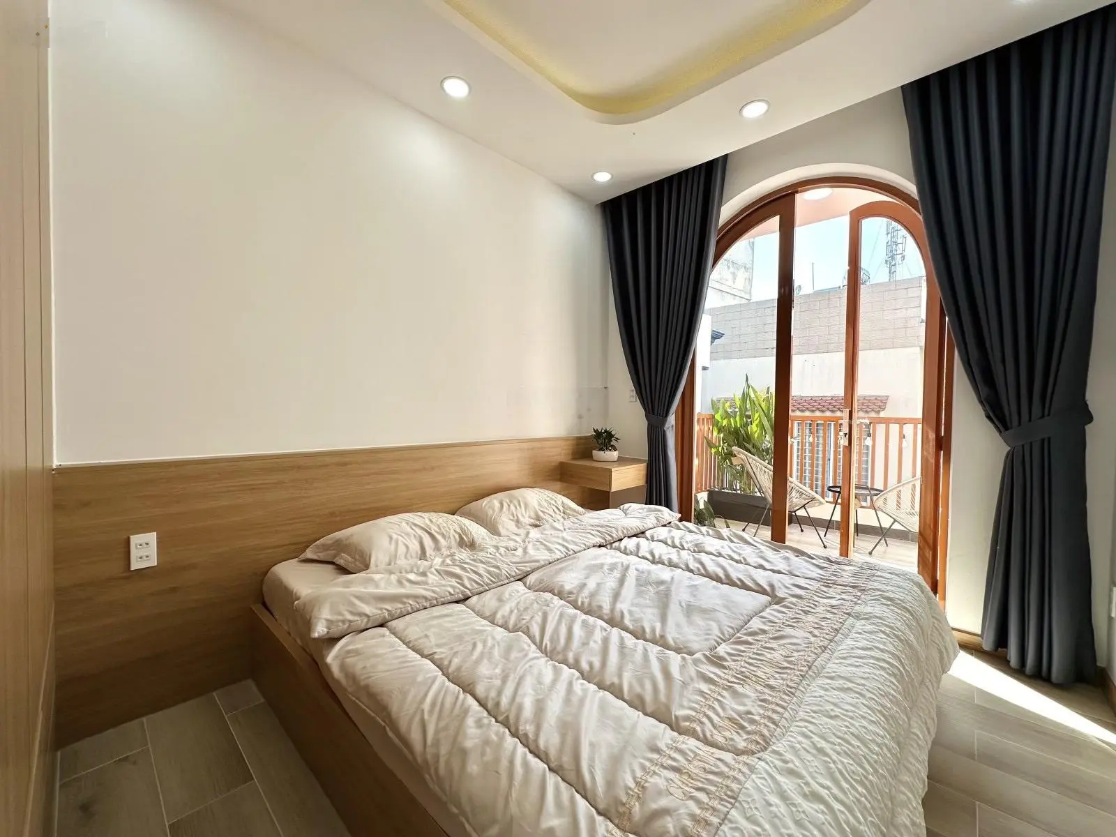 Bán nhà đẹp có thiết kế hiện đại, full nội thất trên đường Bạch Đằng, phường 24, Bình Thạnh.
