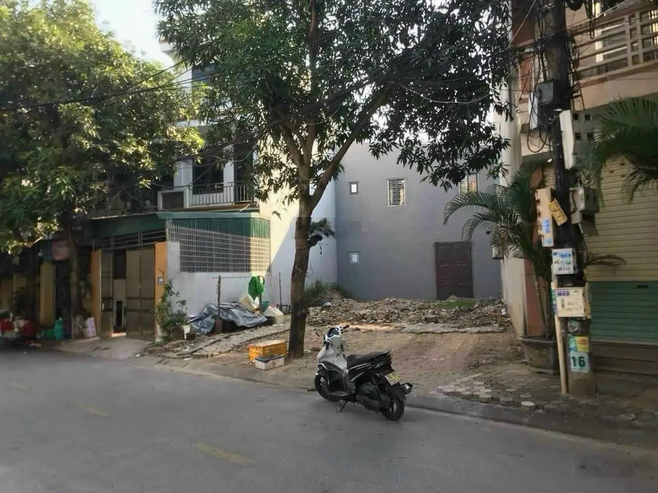 Cần bán 86,4m2 đất mặt phố Khúc Thừa Dụ kinh doanh tốt chỉ 3,79 tỷ