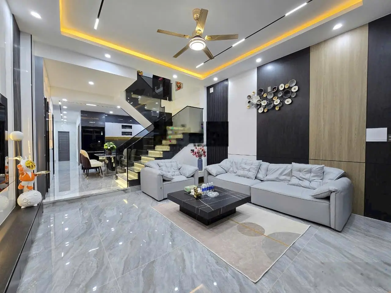 Bán siêu phẩm thiết kế Luxury, full nội thất hiện đại, cách biển 500m, sân ô tô. LH 0937 894 ***