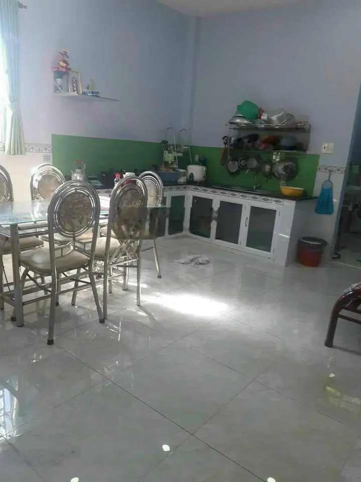 Bán nhà 1 trệt 1 lầu, 90m2, phố Bà Triệu, Thị Trấn Hóc Môn, huyện Hóc Môn, sổ hồng riêng