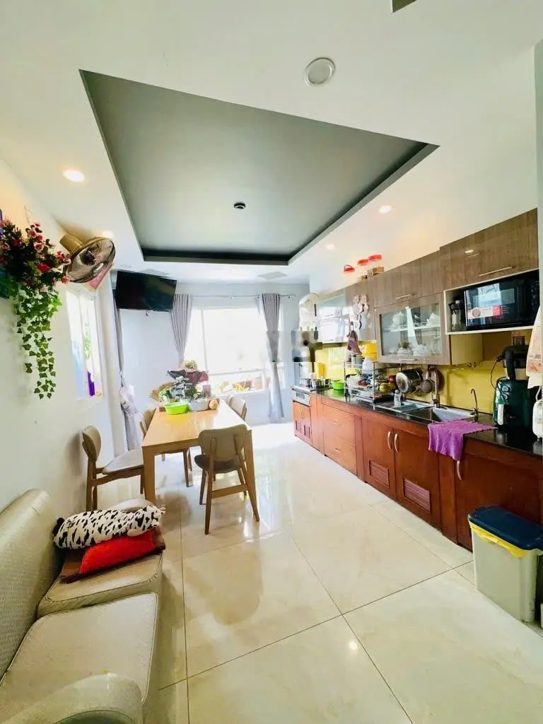 Bán nhà p10 Gò vấp 235m2 SD ngang bự 5.5m 5 tầng ô tô ngủ nhà gần ngã 5 giá chỉ 6tỷ6