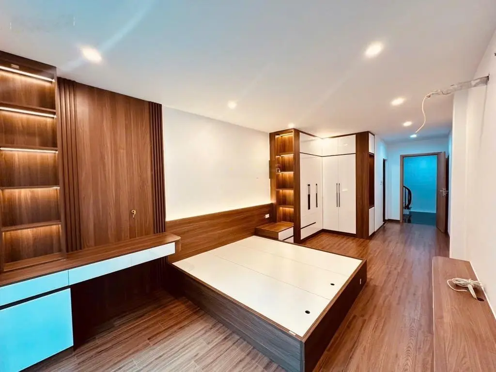 Bán nhà riêng 45m2, 6 tầng, thang máy tại Đại Từ. Rất gần phố, nhiều tiện ích. Ở sướng