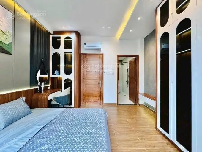 Cần tiền chữa bệnh cô sáu bán gấp Lý Chính Thắng Q3 48m2 Shr hẻm 5m