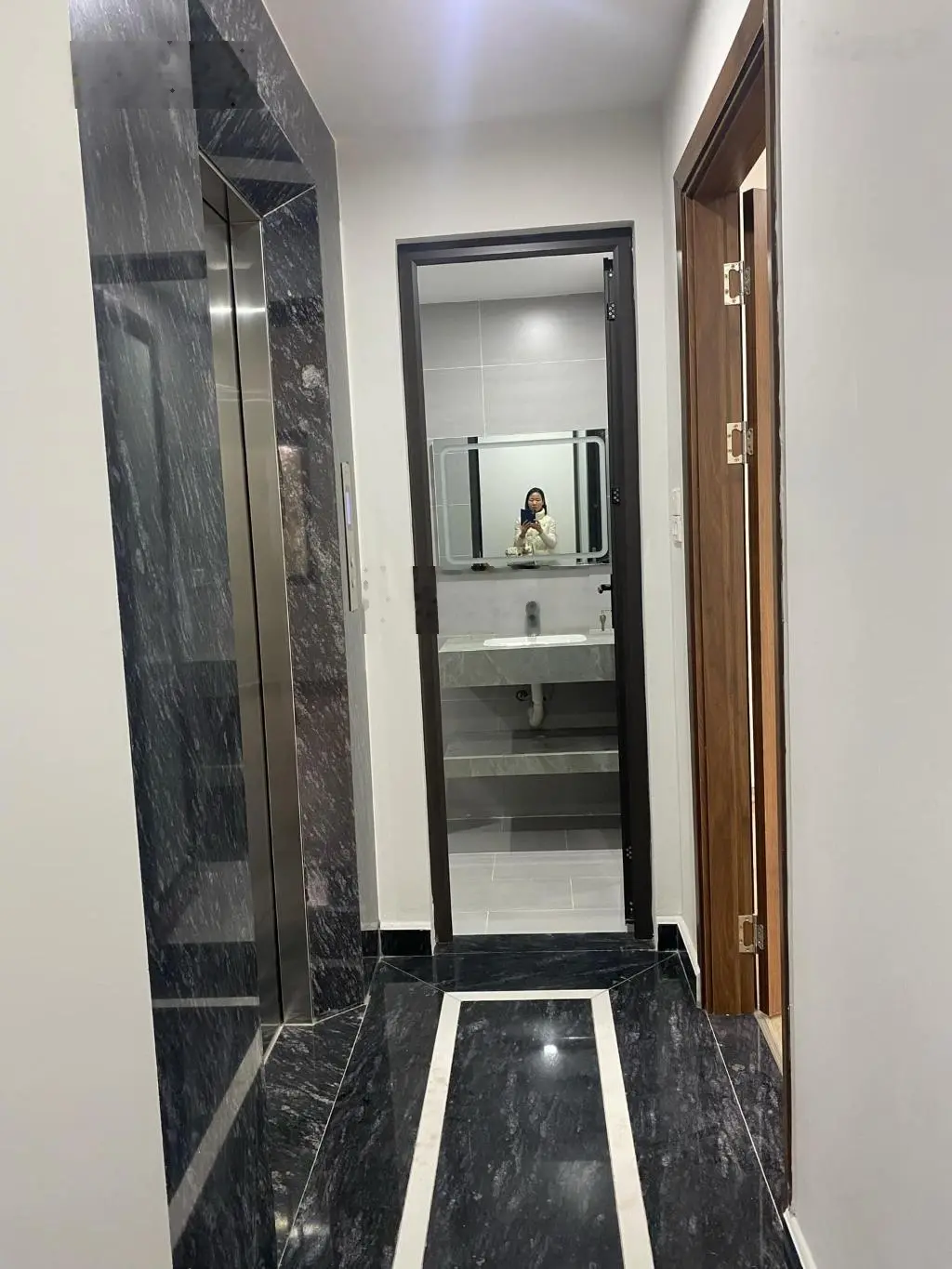 Siêu phẩm phố trạm long biên. vị trí kim cương sát đường cổ linh, cầu vĩnh tuy chủ nhiệt b,,án