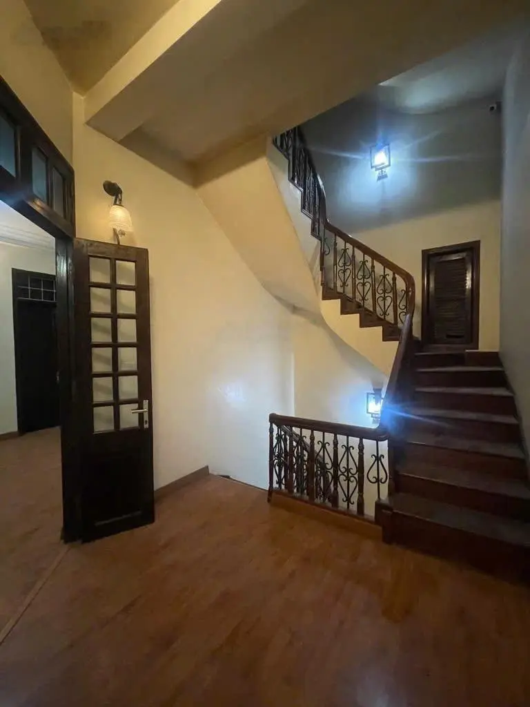 Bán nhà - đội cấn - ba đình - ngõ rộng - gần phố -lô góc - 2 thoáng - xây ccmn