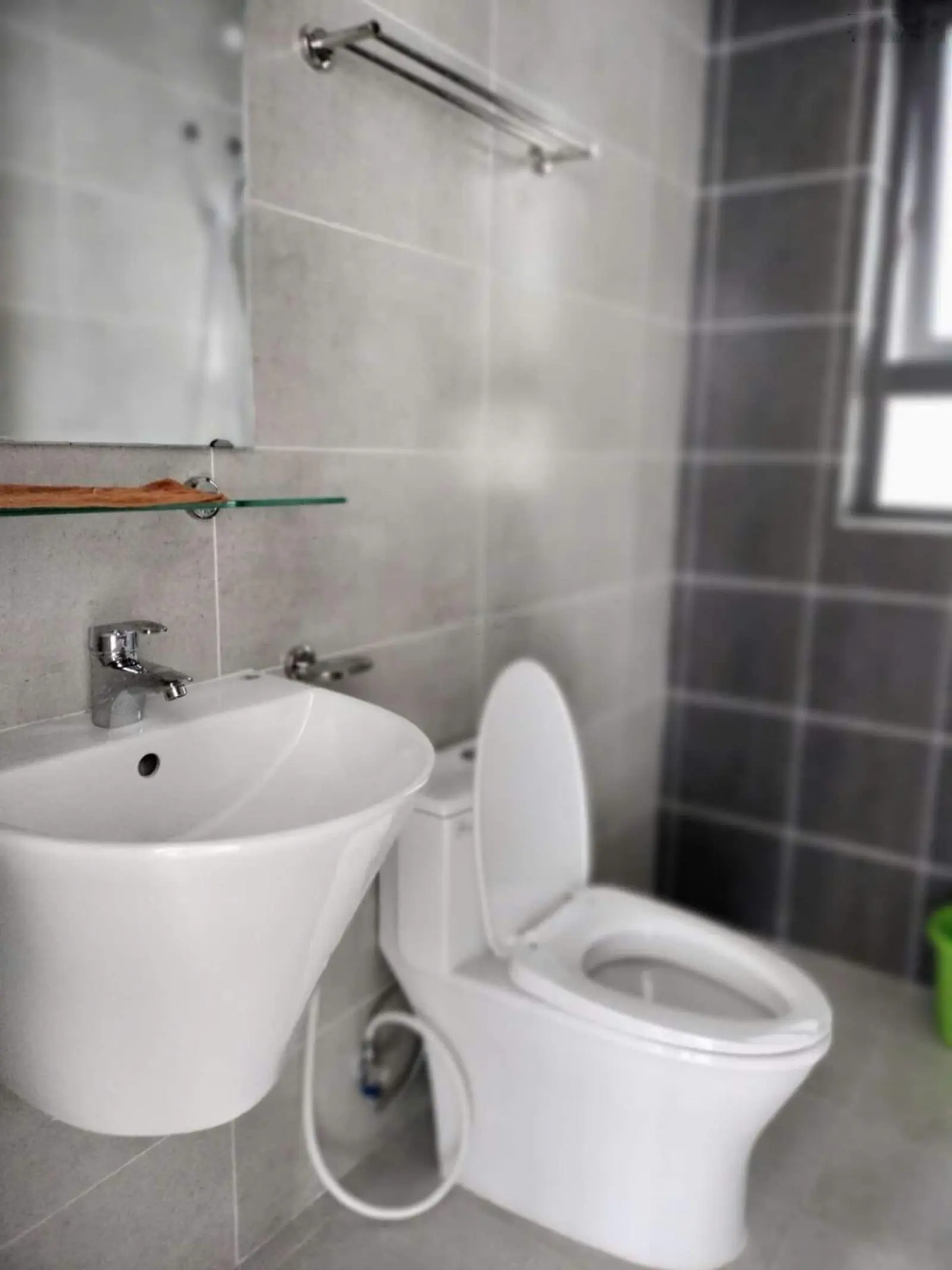 BÁN CĂN HỘ 2PN2WC TẠI BCONS GARDEN, CHỈ VỚI 1,45 TỶ VND, 57M2, Tầng trung đẹp. trọn thuế phí