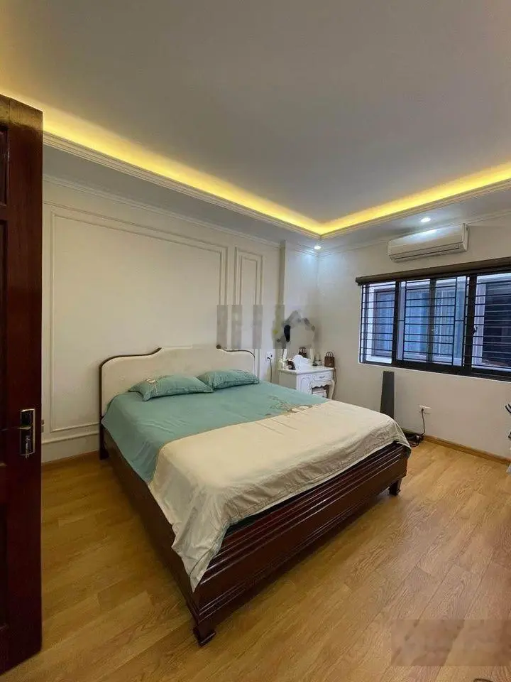 4,5 Tỷ. Không ở thì cho thuê. Căn Nhà 36M2 x 3.2M x 5 Tầng x 4PN. Đường 3M. Nguyên Xá - Minh Khai.