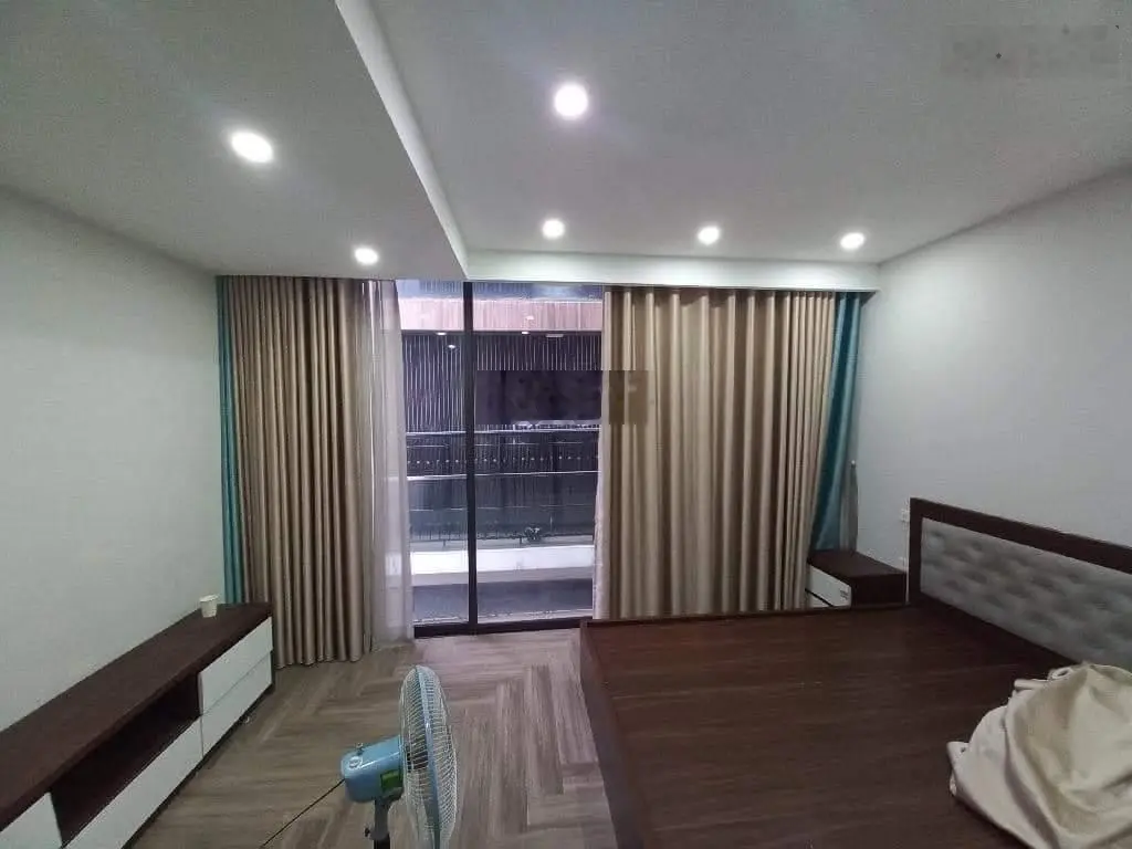 Hiếm có khó tìm! Bát Khối - Thạch Bàn, dân xây kiên cố. Ô tô tận cửa, DT 52m2*4T, MT 4.2m, 4.8 tỷ