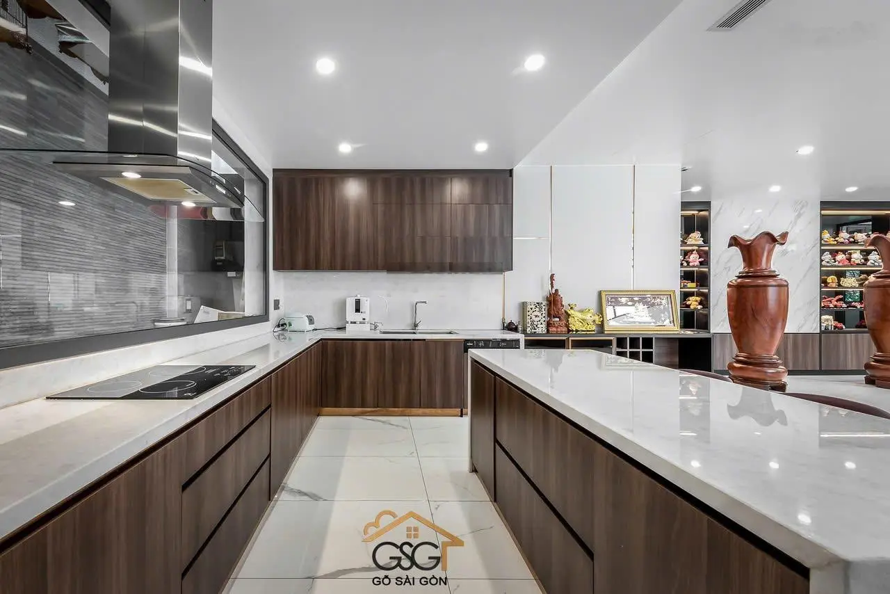 Chủ nhà cần bán gấp 10X20 Hầm 5 Tầng LK MT Nguyễn Thái Bình, phường 12, quận Tân Bình.