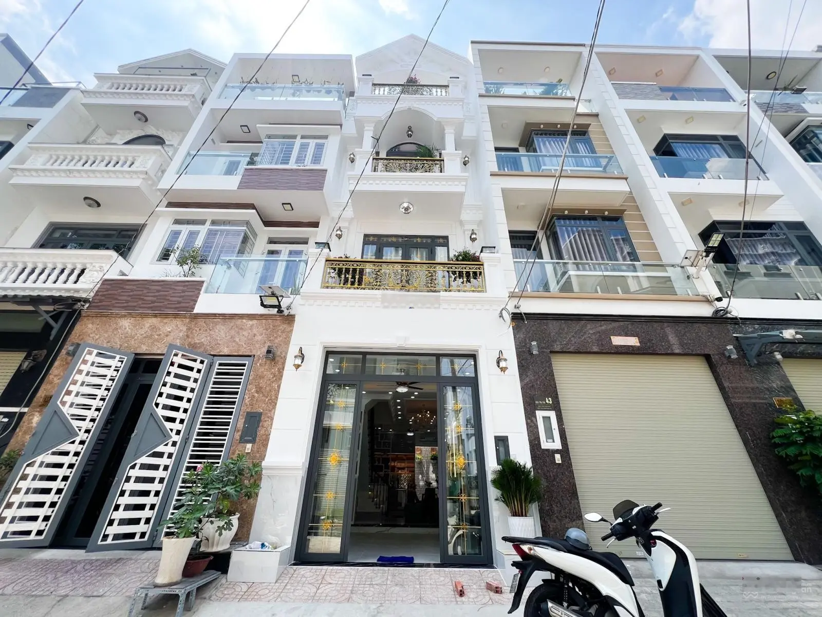 Bán nhà mới sổ riêng KDC The Sun Thị Trấn Nhà Bè - 3 lầu full nội thất