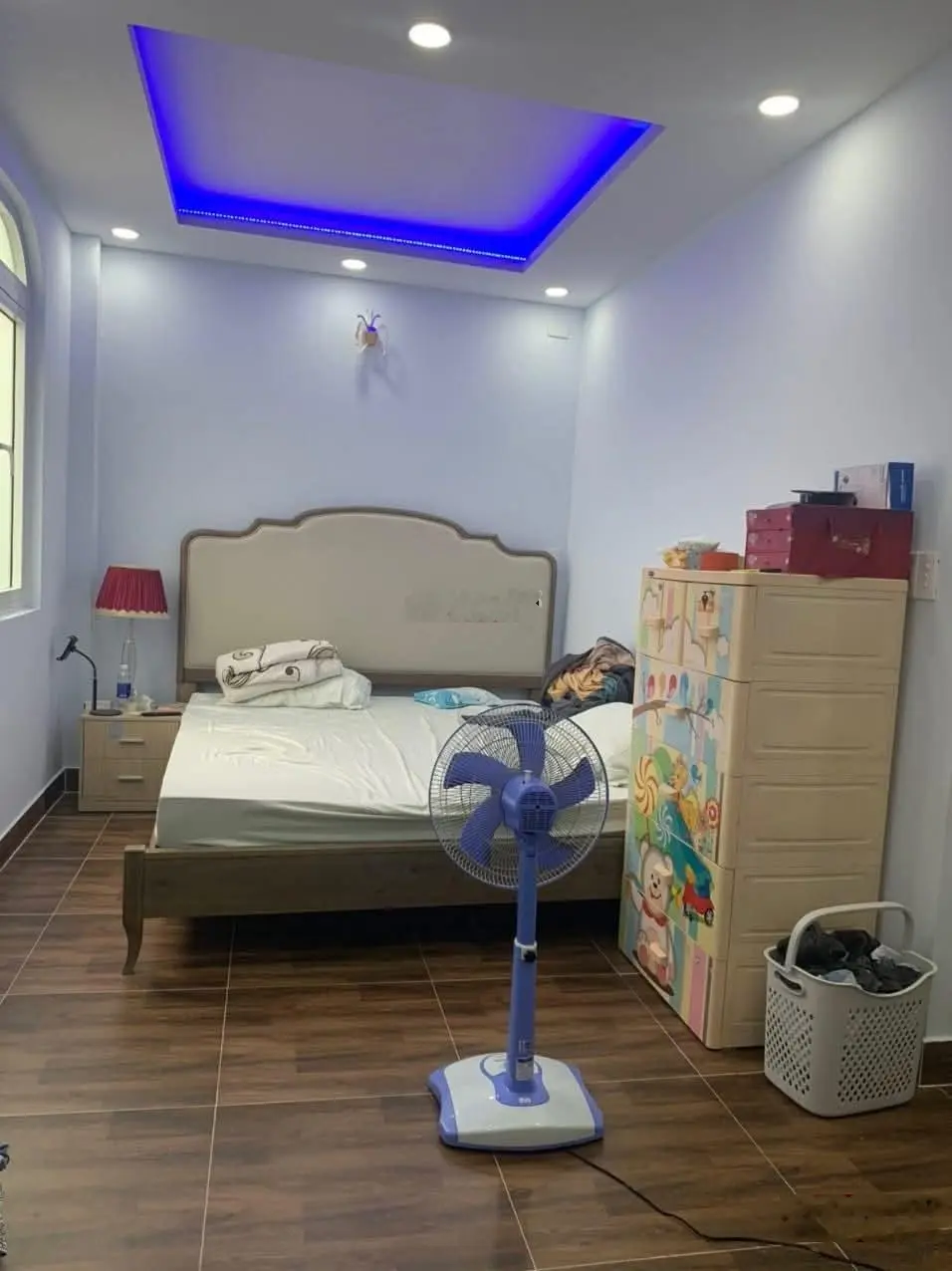 Nhà 30,7 m2 (ngang 6,6 m), 4 tầng 3pn, gần ra mặt tiền Hoàng Sa Q1. 6,9 tỷ