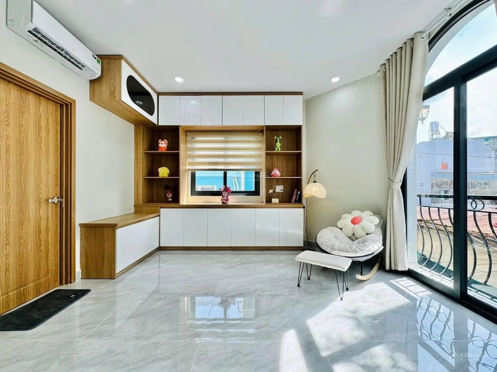 Hiếm! Nhà mặt đường Nghĩa Thục - P5 - Q5.Giá 5Tỷ300/68,6m2 cho thuê 28 triệu. Gần chợ Hoà Bình