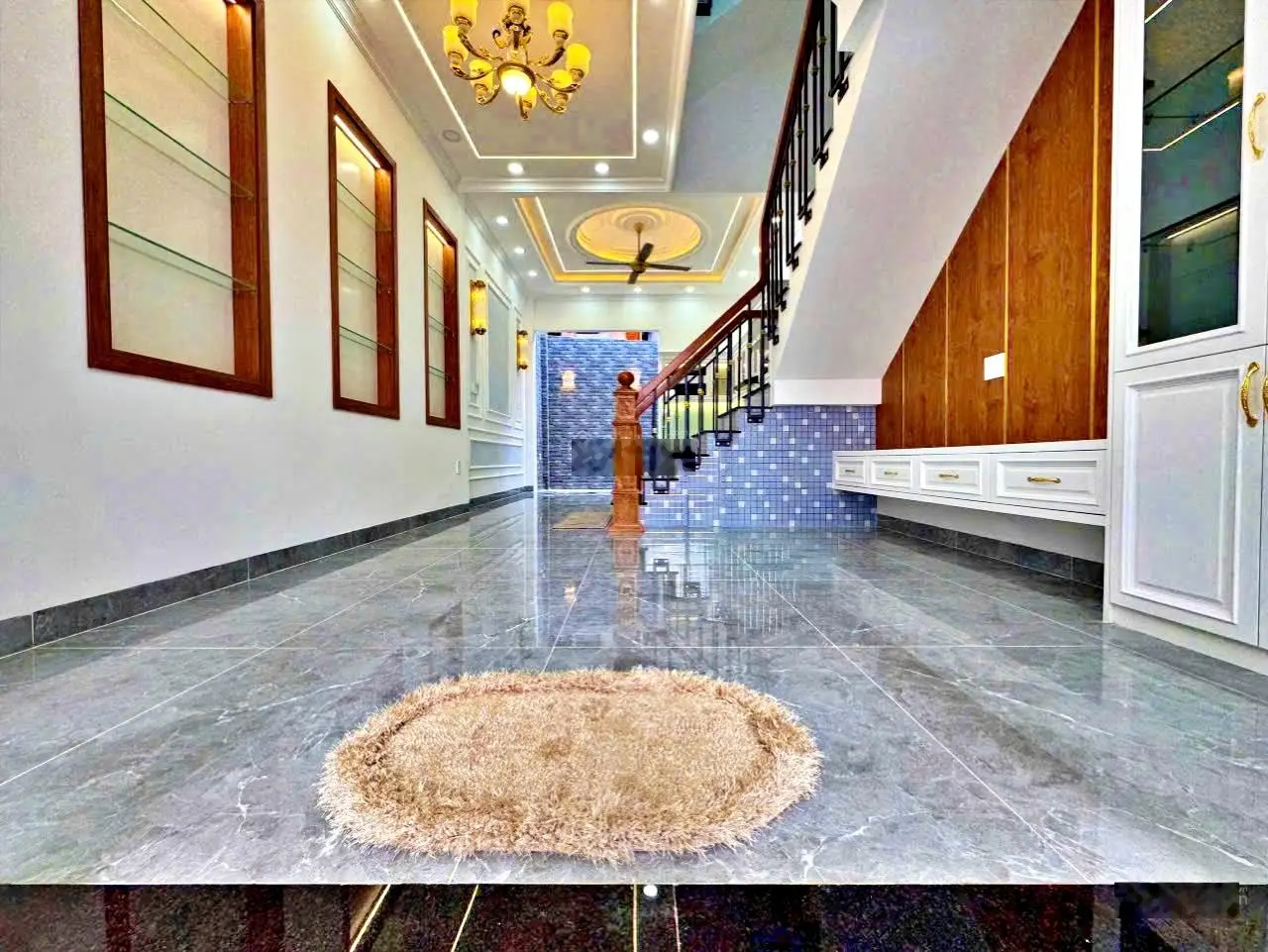 Bán Nhà 4 Tầng, DT61m2 Xây Mới, Đường Thông Đối Diện Vạn Phúc City