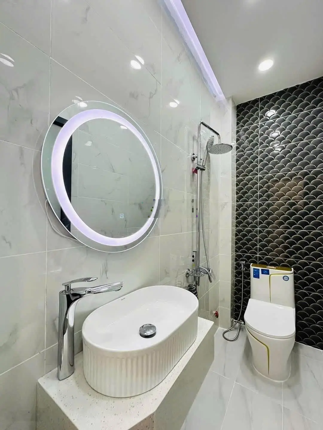 Nhà mới xây bán gấp đường lê hồng phong quận 10 dt 36m2 2pn 2wc shr giá 3 tỷ 2 còn tl