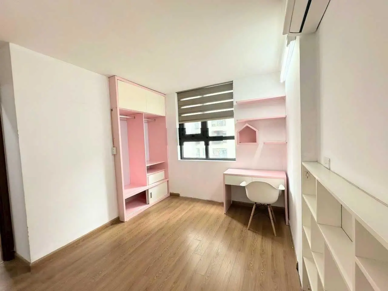 Bán 71m2 2N2W giá 5.2 tỷ tòa Central Field - 219 Trung Kính, Q Cầu Giấy, LH 0971 565 ***